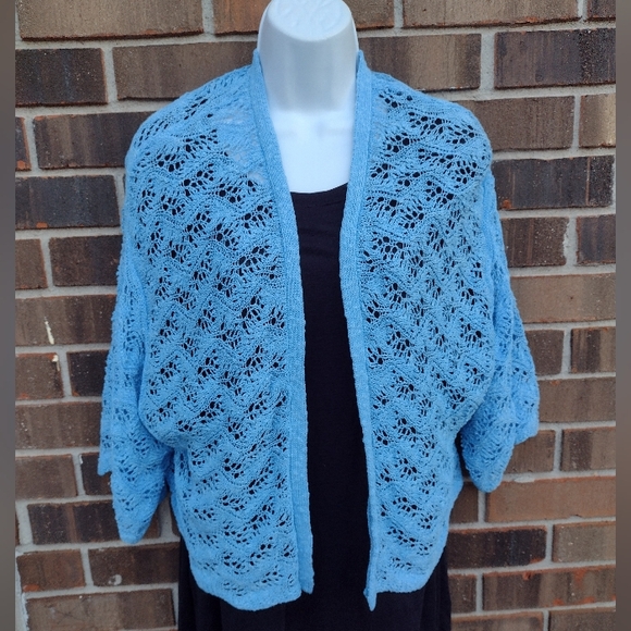 Chico’s Blue Linen Blend Crochet Open Knit Shrug Patrice Cardigan 2 M NWT - Picture 2 of 8